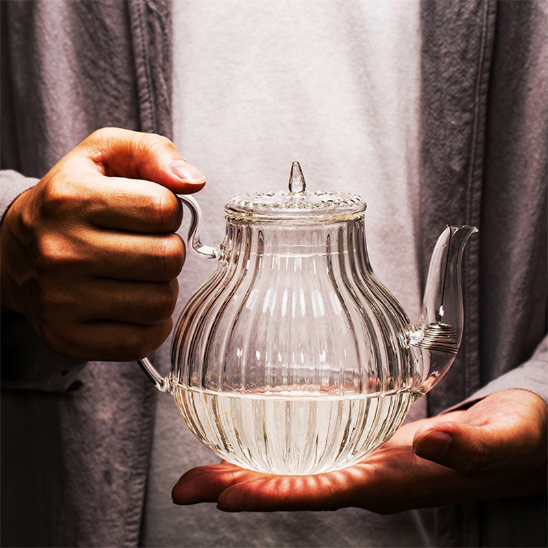 700mlストライプ柄ガラスティーポット、フィルター付き耐熱 - Nettle Leaf Tea のレビューと価格